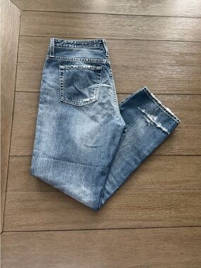 A.G. Isabelle Crop in 23 Years Wind Worn29